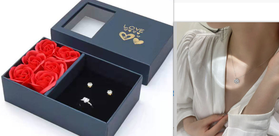 Retro Magnetic Heart Four Leaf Clover Pendant Necklace - Women's Love Jewelry