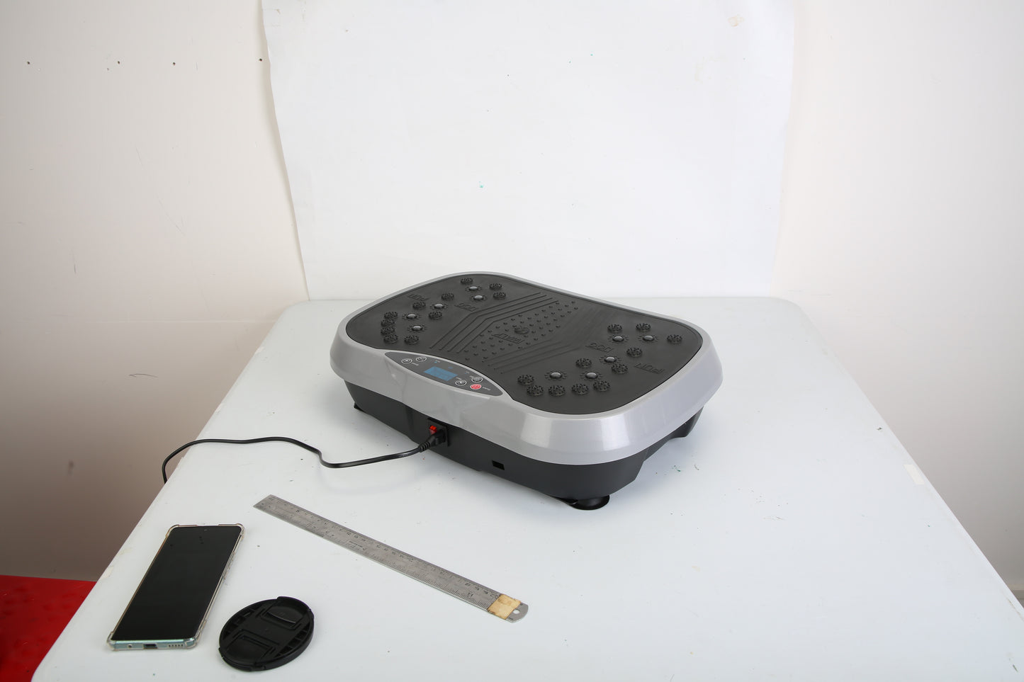 Vibration Exercise Platform with Resistance Bands - Whole Body Fitness Machine