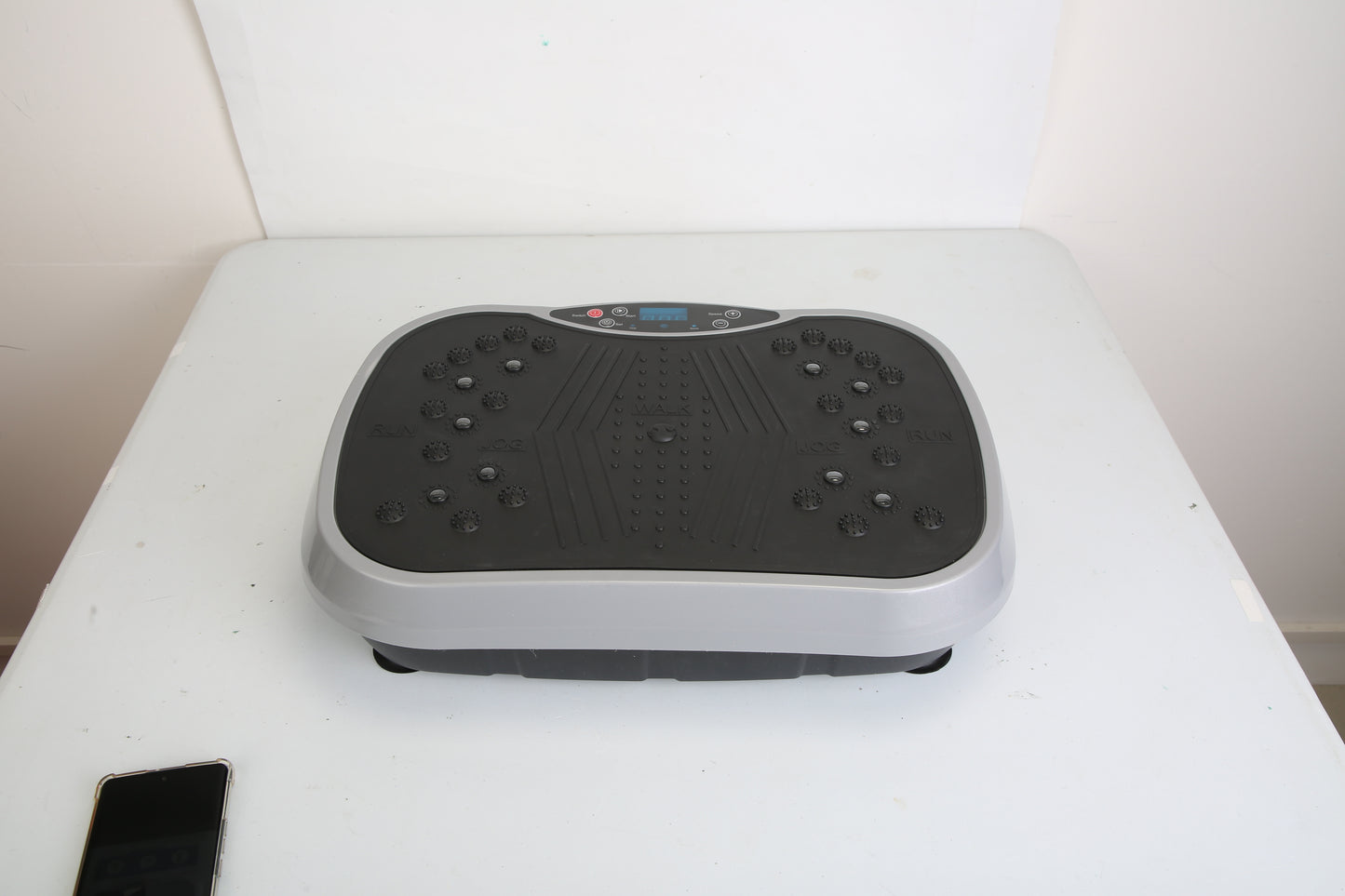 Vibration Exercise Platform with Resistance Bands - Whole Body Fitness Machine